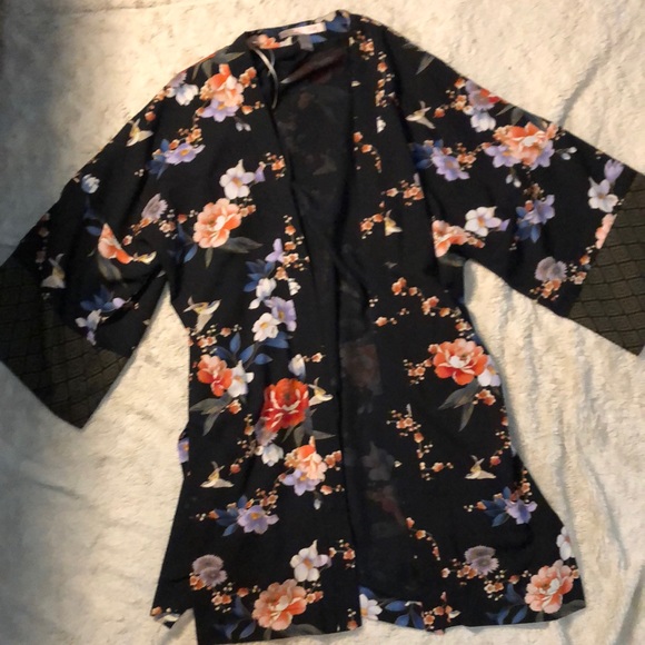 Forever21 Kimono - Picture 3 of 3